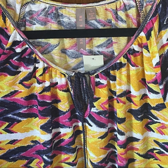 NWT-BRINA & EM - MULTICOLORED SHORT SLEEVE TOP - Picture 6 of 8